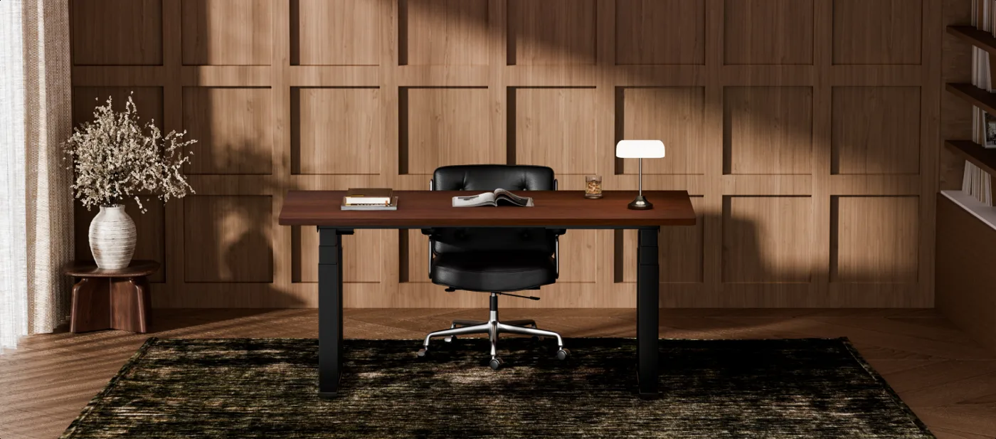 Bureau assis debout Flexispot de la collection bois massif, plateau en noyer